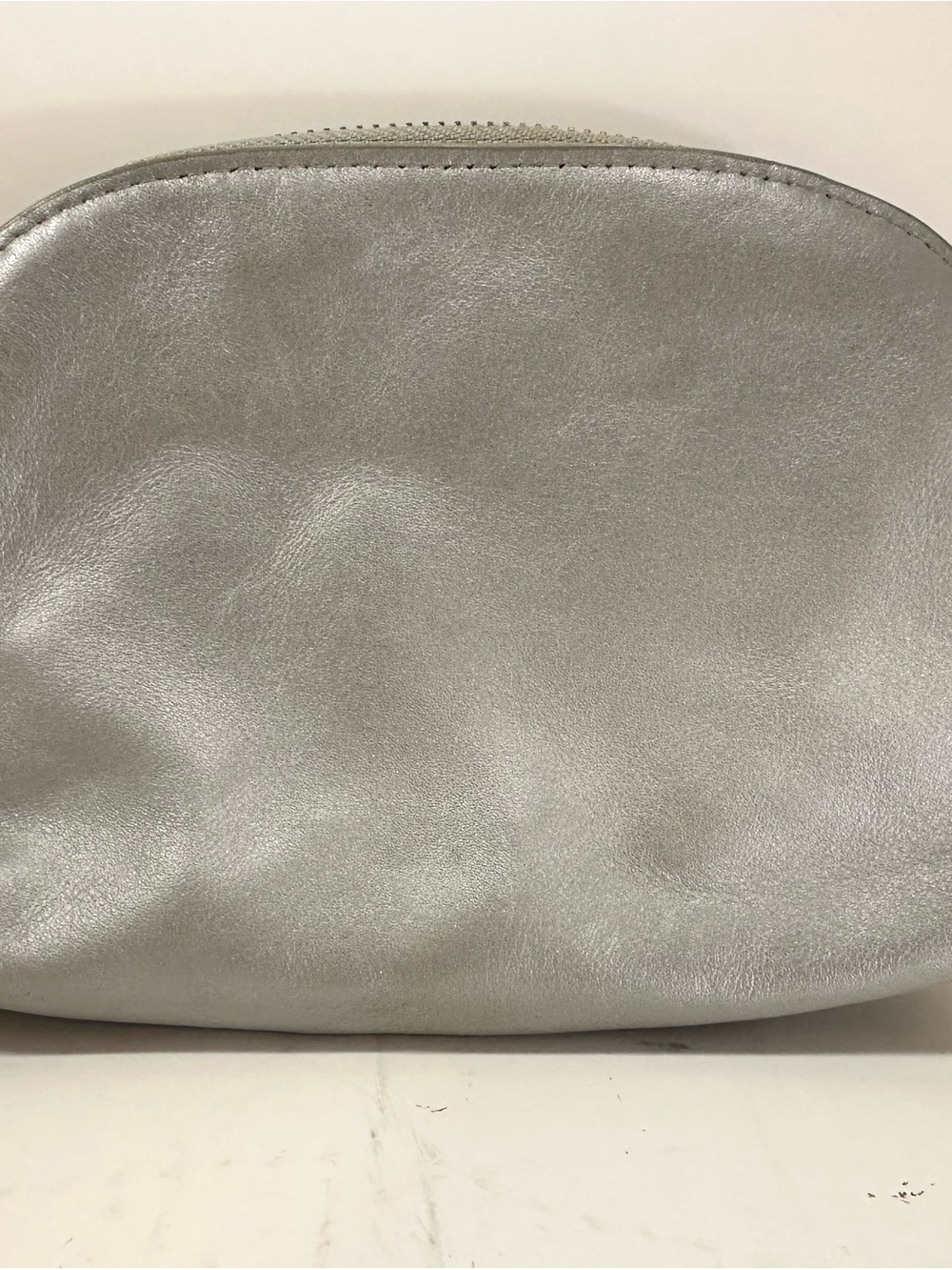 ROYCE New York Silver Metallic Leather Cosmetic Makeup Bag Travel Zip Pouch